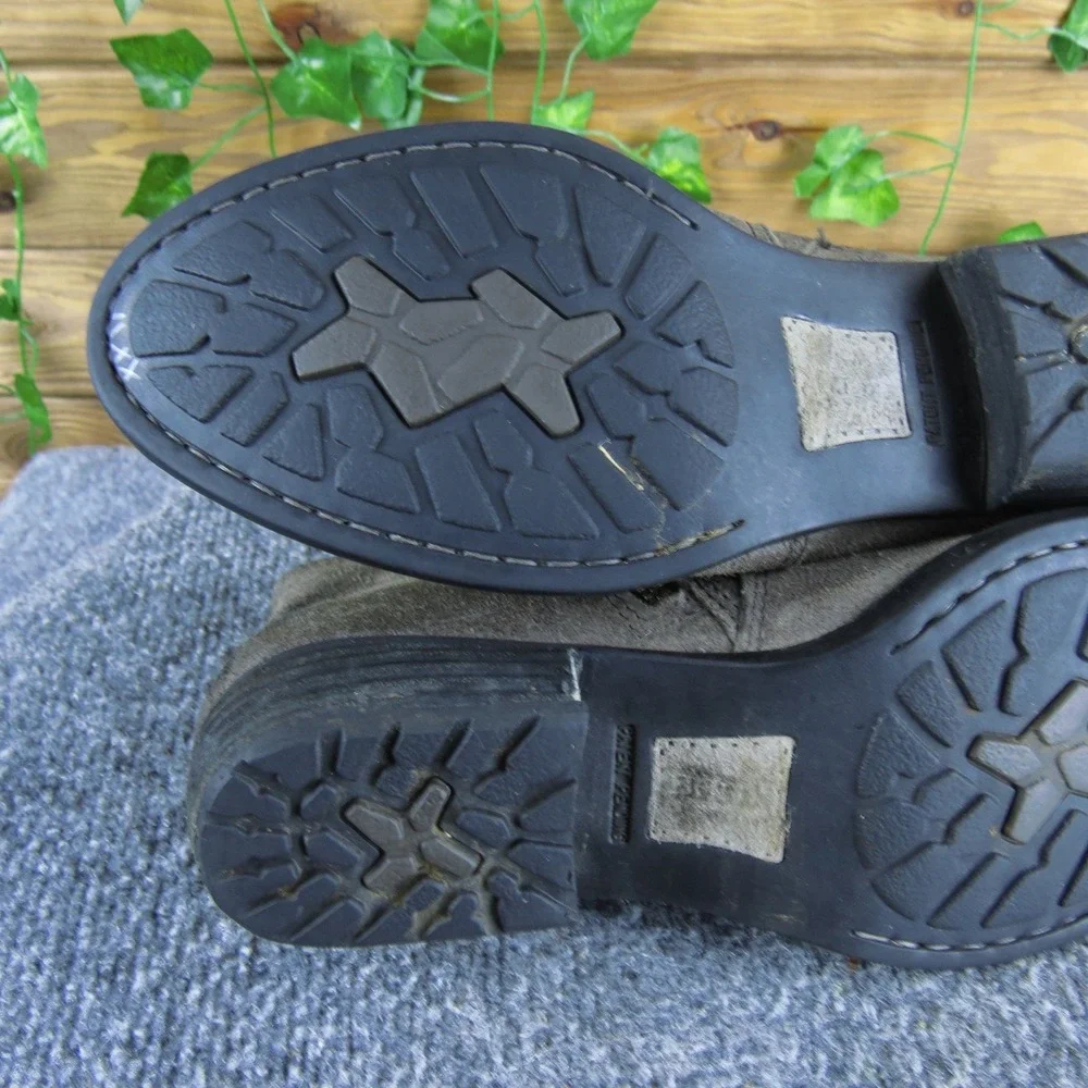 Born Women 8 Brown Suede Ankle Boots Buckle Strap‎ Low Heel Casual Comfort